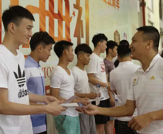 7岁儿童篮球基础训练计划方案_0